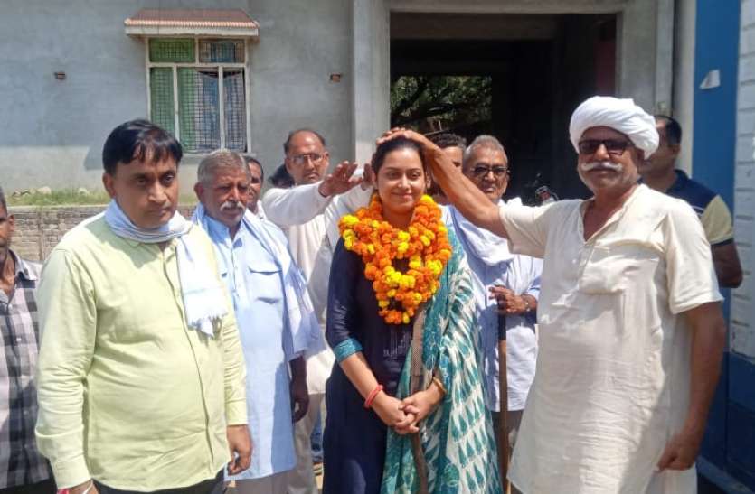 meerut-1.jpg पति ने दी हौसलों को उड़ान तो पत्नी बनी क्लास-2 अधिकारी