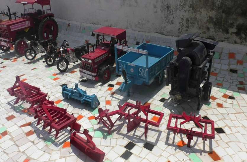 Ahmedabad, Mehsana, Palanpur News : वेस्ट से बेस्ट व लकड़ी, लोहे बने खिलौने कर रहे आकर्षित Ahmedabad, Mehsana, Palanpur News : वेस्ट से बेस्ट व लकड़ी, लोहे बने खिलौने कर रहे आकर्षित