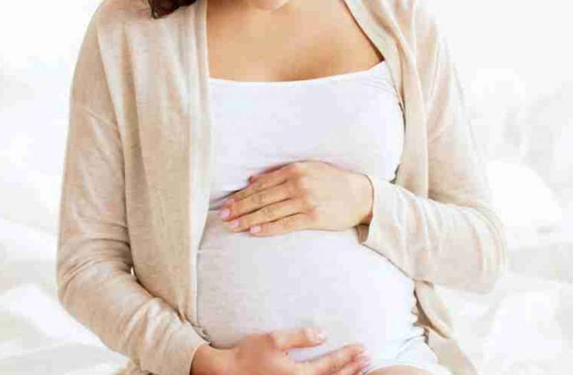 Pregnant woman सनकी पति ने बेटे के लिए गर्भवती पत्नी का चीर डाला पेट