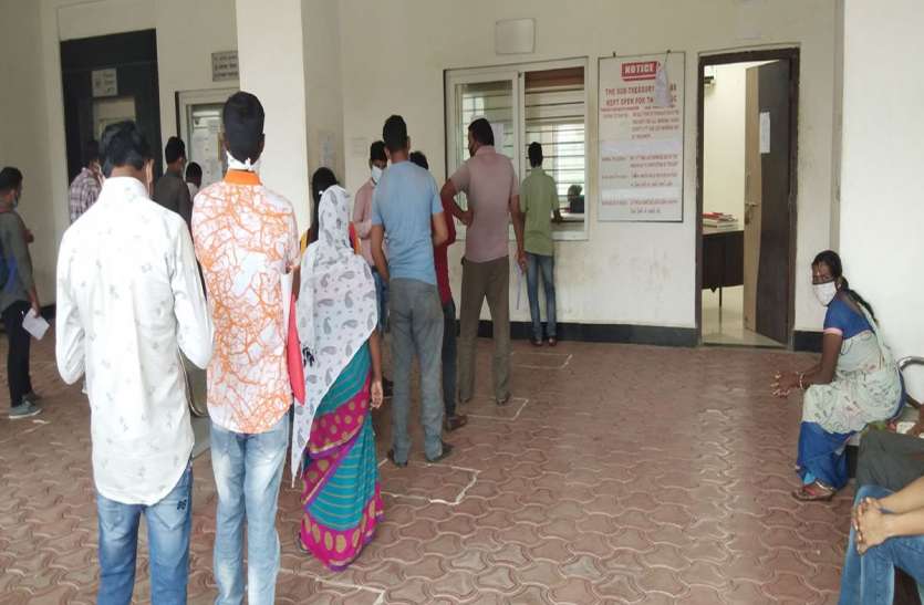 सिलवासा : स्टेम्प पेपर खरीदना टेढ़ी खीर सिलवासा : स्टेम्प पेपर खरीदना टेढ़ी खीर