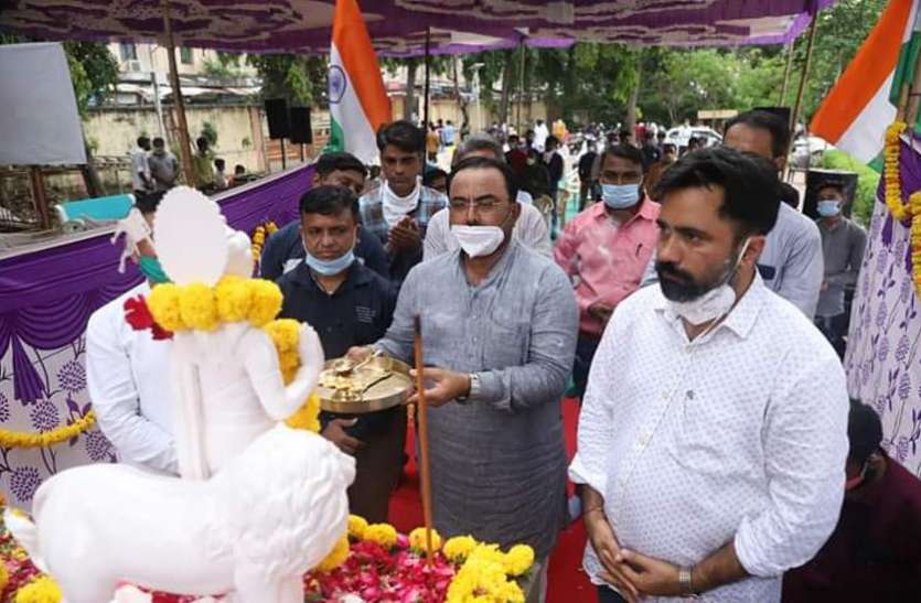 Ahmedabad, Palanpur News : भारत माता व स्वामी विवेकानंद की प्रतिमाओं की स्थापना शुरू Ahmedabad, Palanpur News : भारत माता व स्वामी विवेकानंद की प्रतिमाओं की स्थापना शुरू