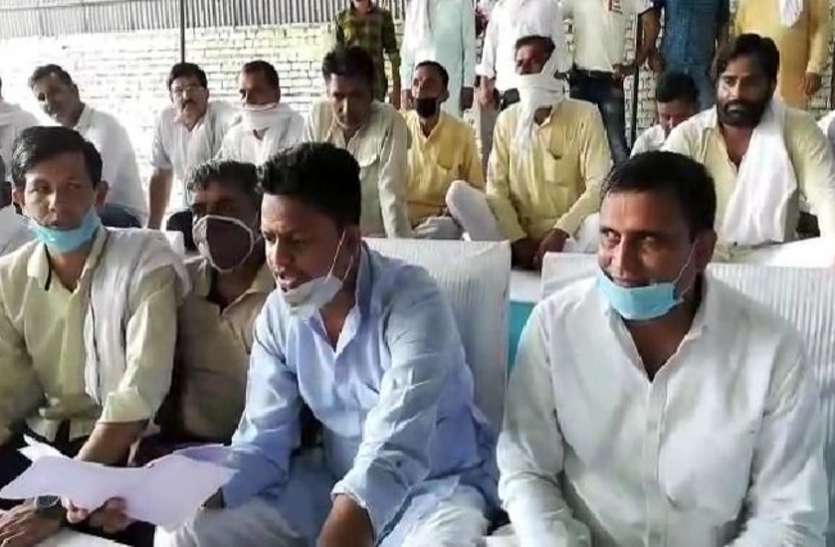 meerut3.jpg BJP विधायक पर गंभीर आरोप लगाते हुए पूर्व कैबिनेट मंत्री और गुर्जर समाज ने दी ये चेतावनी