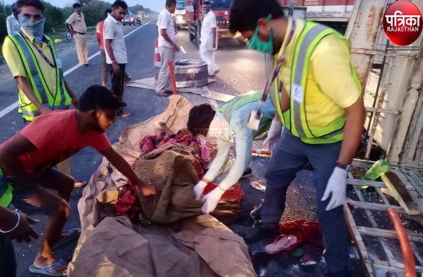 पाली : मिनी ट्रक पलटा, चार की मौत,10 घायल पाली : मिनी ट्रक पलटा, चार की मौत,10 घायल