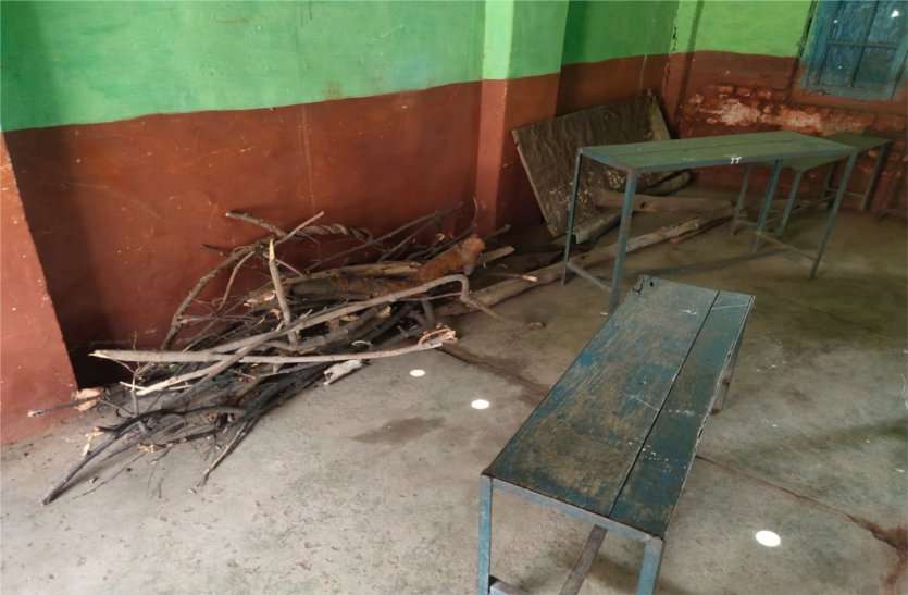 Students arrived in school in small numbers कम संख्या में स्कूल पहुंचे विद्यार्थी, सहमति पत्र दिए, कराने होंगे अभिभावकों के हस्ताक्षर