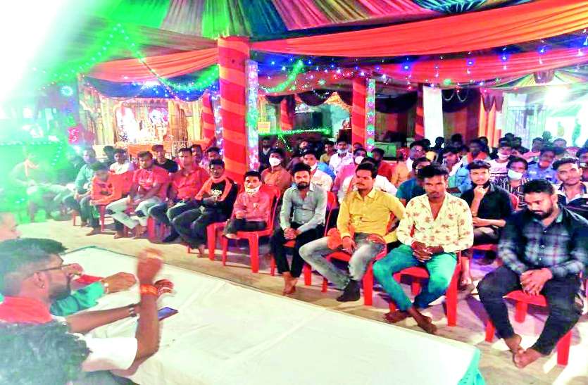 झांकी स्थलों पर सुरक्षा के रखेंगे इंतजाम, मास्क होने पर ही दिया जाएगा प्रवेश, दर्शन भी निश्चित दूरी से झांकी स्थलों पर सुरक्षा के रखेंगे इंतजाम, मास्क होने पर ही दिया जाएगा प्रवेश, दर्शन भी निश्चित दूरी से