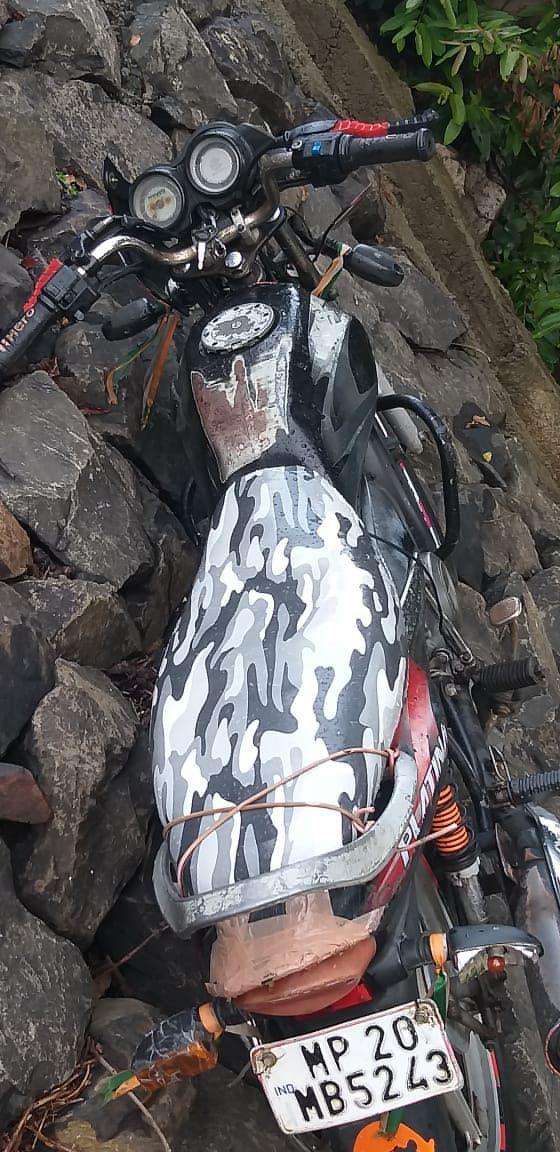 the bike lying nearby.jpg