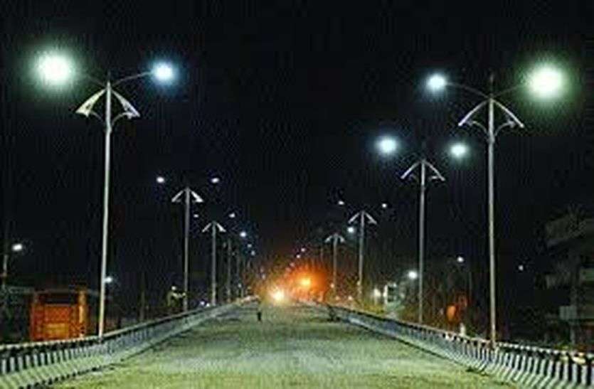 Dark since two months : महिलाओं का घर से निकलना मुश्किल Dark since two months : महिलाओं का घर से निकलना मुश्किल