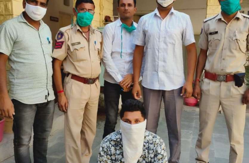 मोबाइल में गेम के एेप डाउनलोड करवाकर खिला रहे जुआ मोबाइल में गेम के एेप डाउनलोड करवाकर खिला रहे जुआ