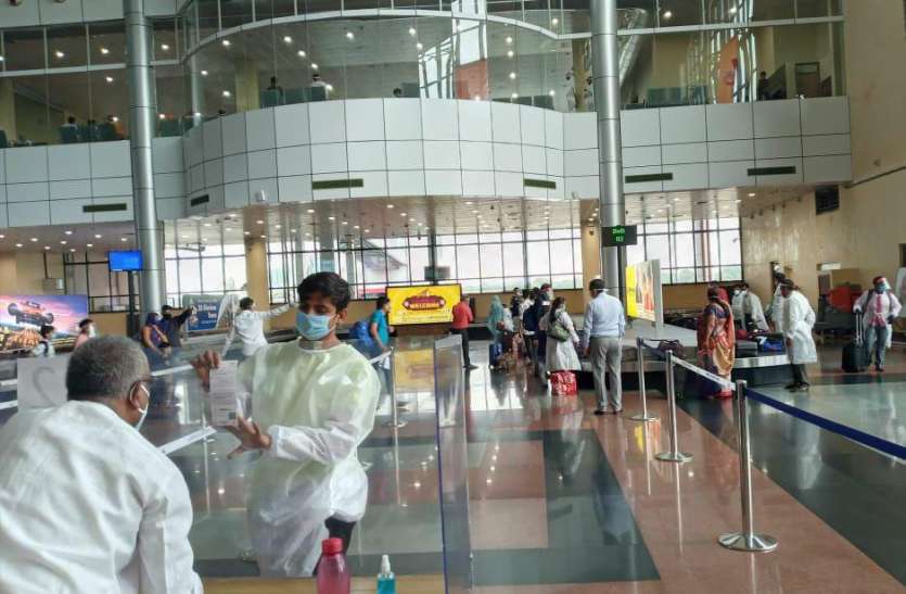 udaipur_airport.jpg कोरोना काल में हवाई सफर सुरक्षित, उदयपुर एयरपोर्ट पर बढ़ा यात्री भार