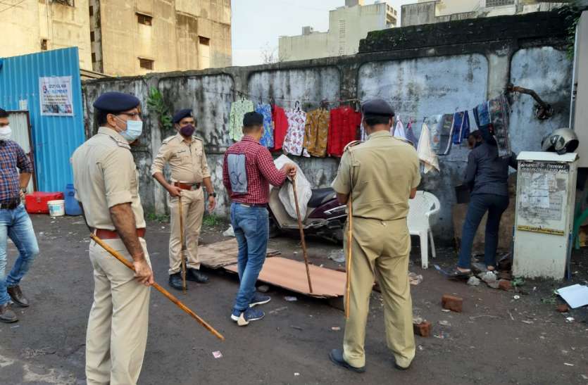 SURAT KAPDA MANDI: कपड़ा बाजार में तोमर के आगमन के दूसरे ही दिन दिखा असर SURAT KAPDA MANDI: कपड़ा बाजार में तोमर के आगमन के दूसरे ही दिन दिखा असर