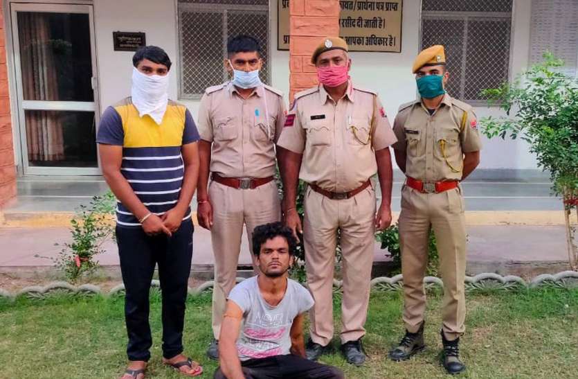नशे में मां से झगड़ा व मारपीट करने लगा तो पुलिस ने हिस्ट्रीशीटर को दबोचा नशे में मां से झगड़ा व मारपीट करने लगा तो पुलिस ने हिस्ट्रीशीटर को दबोचा