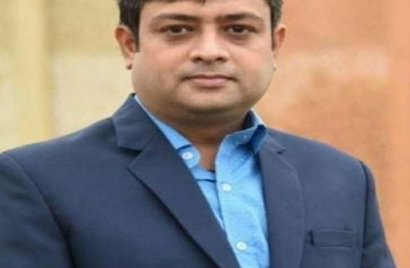 डॉ. संकेत की तबीयत सुधारी, फेफड़े ट्रांसप्लांट की जरूरत नहीं डॉ. संकेत की तबीयत सुधारी, फेफड़े ट्रांसप्लांट की जरूरत नहीं