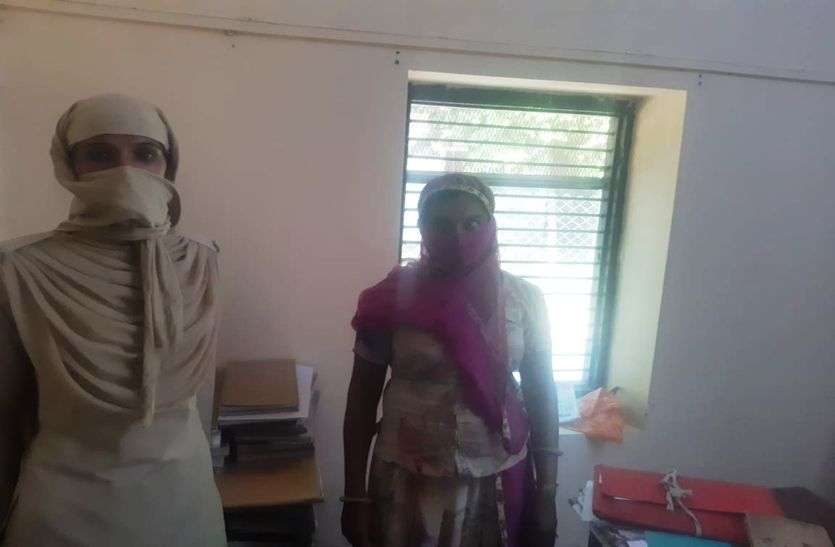 लुटेरी दुल्हन : पहले नाता प्रथा से करती थी विवाह, बाद में जेवरात व नकदी लेकर फरार लुटेरी दुल्हन : पहले नाता प्रथा से करती थी विवाह, बाद में जेवरात व नकदी लेकर फरार
