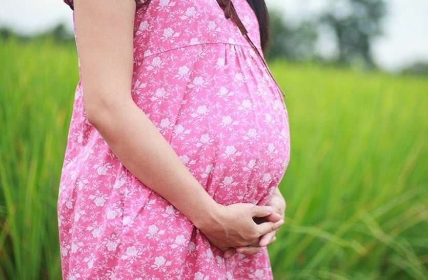 नाबालिग प्रेमिका को प्रेमी ने खिलाई अबॉर्शन की दवा, जब घर वालों को पता चला तो सीधे पहुंचे थाने नाबालिग प्रेमिका को प्रेमी ने खिलाई अबॉर्शन की दवा, जब घर वालों को पता चला तो सीधे पहुंचे थाने