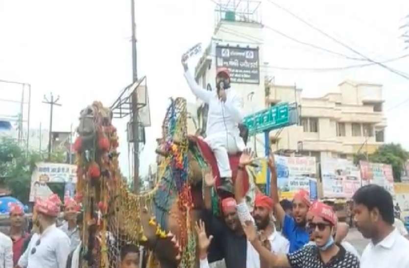 कोरोनाकाल में लूट और ओपीडी चालू करने को लेकर सड़क पर समाजवादी पार्टी, किया अनोखा प्रदर्शन कोरोनाकाल में लूट और ओपीडी चालू करने को लेकर सड़क पर समाजवादी पार्टी, किया अनोखा प्रदर्शन
