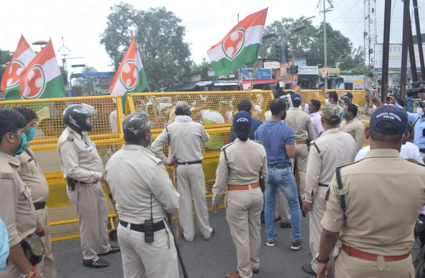 कांग्रेस नाकामी का 'आरोप बम फोड़ रही, भाजपा लगा रही भड़काने का आरोप कांग्रेस नाकामी का 'आरोप बम फोड़ रही, भाजपा लगा रही भड़काने का आरोप