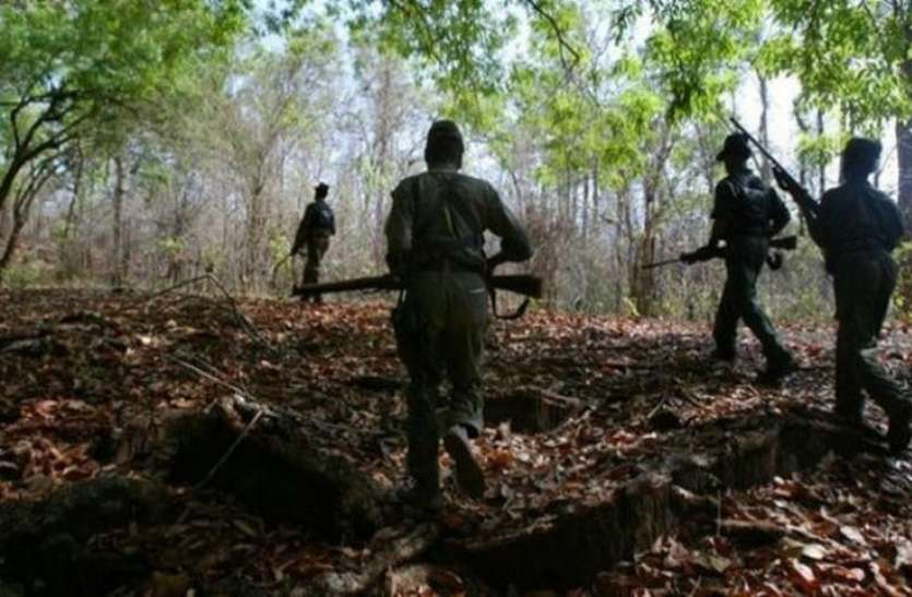 चार ग्रामीणों को माओवादियों ने किया अगवा, परिजन की तलाश में गए थे जंगल चार ग्रामीणों को माओवादियों ने किया अगवा, परिजन की तलाश में गए थे जंगल