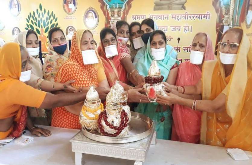 kumudlata.jpg कर्म ही संसार भ्रमण का कारण: साध्वी पदमकीर्ति