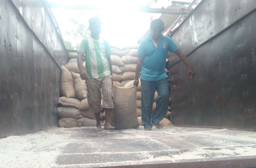 Rice sent to ration shop of standard level राशन दुकान को भेजा गया चावल मानक स्तर का