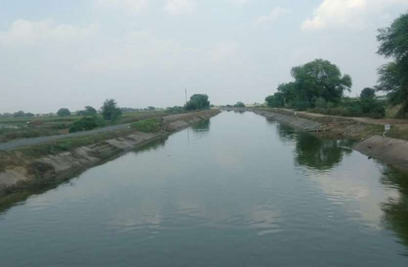 रंग लाया किसानों का आंदोलन, नहरों में आया पानी रंग लाया किसानों का आंदोलन, नहरों में आया पानी