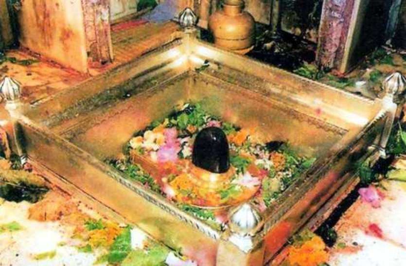 Kashi Vishwanath Mandir काशी विश्वनाथ मंदिर ने हटाया एक और प्रतिबंध, फूल माला चढ़ाने पर लगी रोक खत्म