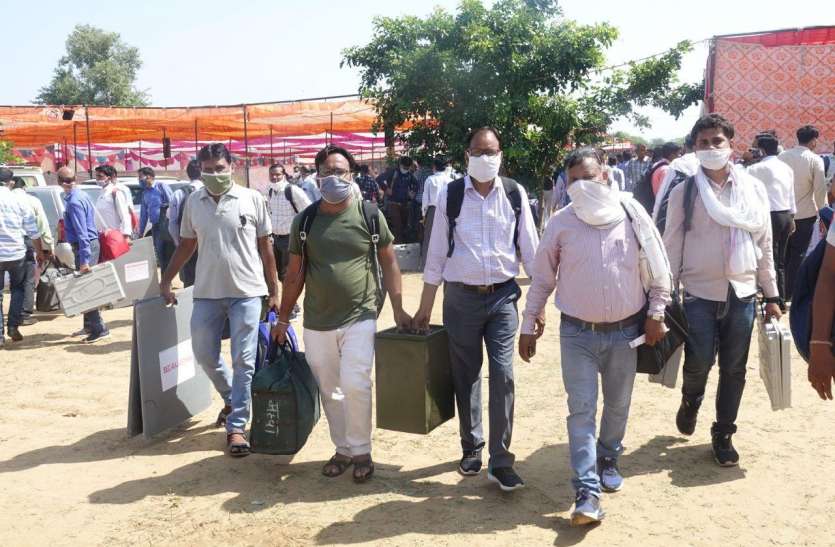 गांवों की सरकार को चुनेंगे मतदाता, लालसोट की 37 ग्राम पंचायतों में मतदान आज गांवों की सरकार को चुनेंगे मतदाता, लालसोट की 37 ग्राम पंचायतों में मतदान आज