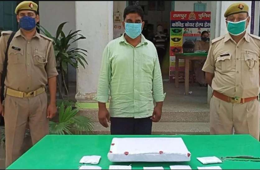 rampur.jpg आजम खान और आले हसन के करीबी हेड कांस्टेबल को कोर्ट पहुंचने से पहले ही पुलिस ने दबोचा