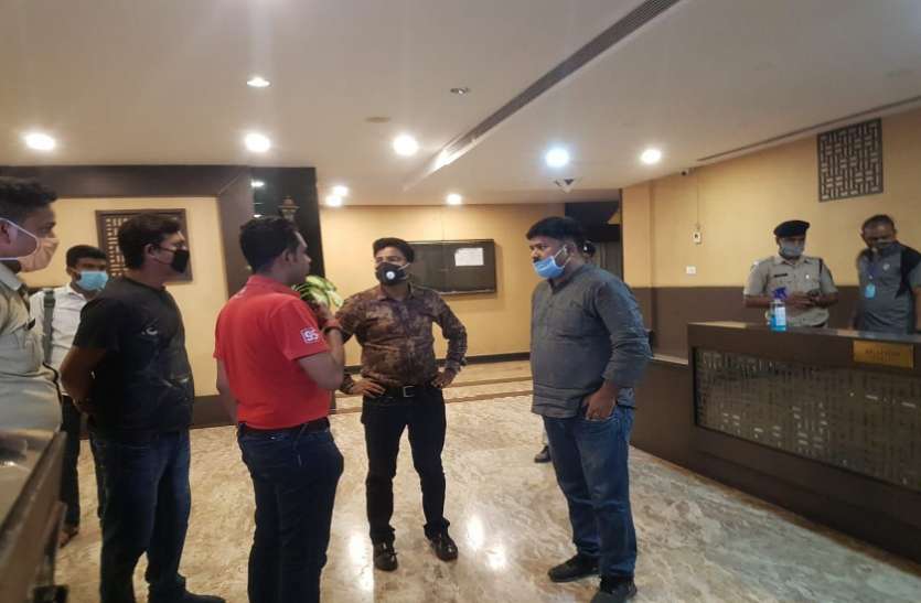 hitesh_one.jpg हाईप्रोफाइल इलाके में संचालित क्लब में गोलीकांड ने खोली पुलिस चौकसी की पोल
