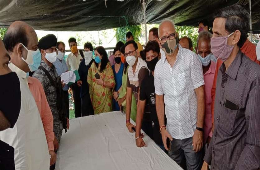 लोकसभा अध्यक्ष ने सुने अभाव-अभियोग लोकसभा अध्यक्ष ने सुने अभाव-अभियोग