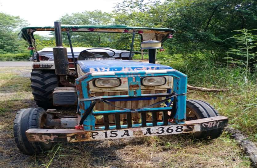 Illegal sand stock seized in village Lakhar ग्राम लखाहर में अवैध रेत का स्टाक किया जब्त