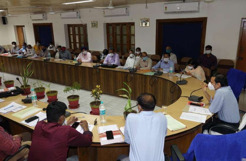 कोविड ट्रीटमेंट सेंटर बनाए, ऑक्सीजन सिलेण्डर की पर्याप्त उपलब्धता रहे कोविड ट्रीटमेंट सेंटर बनाए, ऑक्सीजन सिलेण्डर की पर्याप्त उपलब्धता रहे