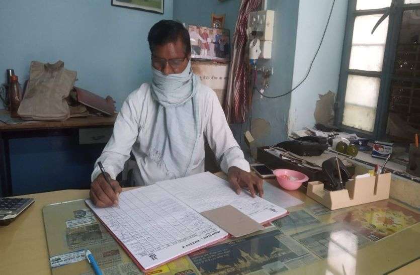 बढ़ा मौत का आंकड़ा, इस माह सबसे अधिक कोरोना संक्रमितों ने जग छोडा बढ़ा मौत का आंकड़ा, इस माह सबसे अधिक कोरोना संक्रमितों ने जग छोडा