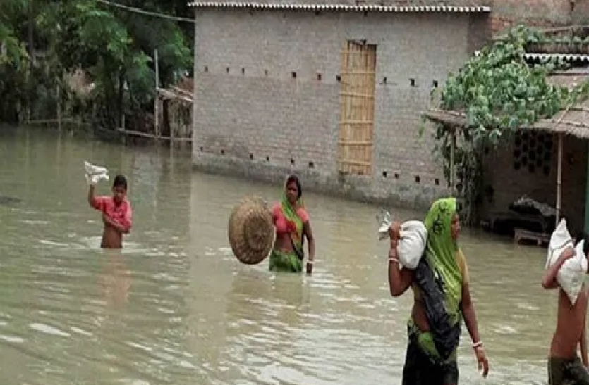 Bihar Election: बाढ़ की तबाही झेल रहे लाखों लोग, सुरक्षित चुनाव पर उठ रहे सवाल Bihar Election: बाढ़ की तबाही झेल रहे लाखों लोग, सुरक्षित चुनाव पर उठ रहे सवाल