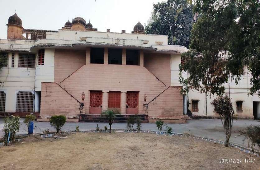 हैरिटेज नगर निगम ये मजबूरी, जनता से मिलना जरूरी, लेकिन दूरी है मजबूरी