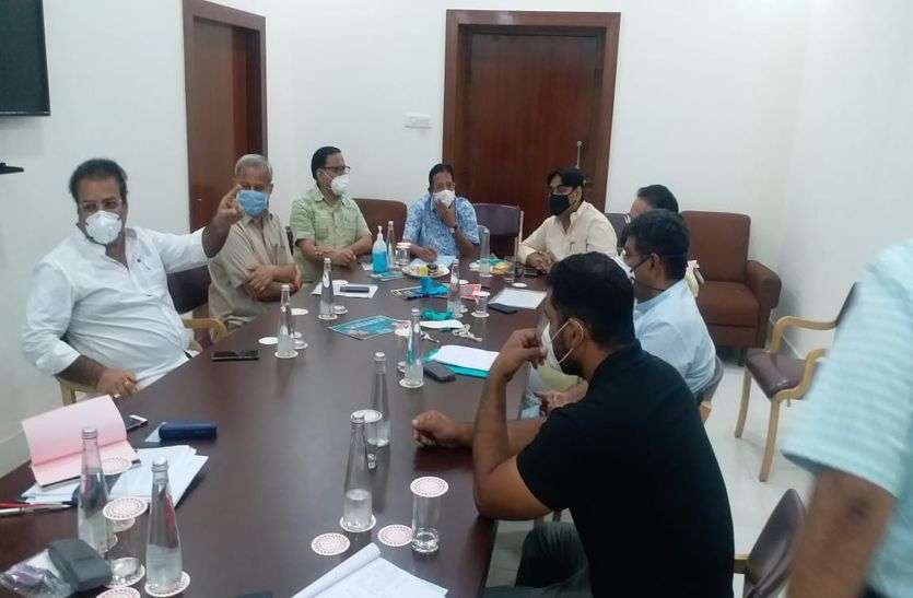कांग्रेस प्रदेशाध्यक्ष का छलका दर्द, ...पार्टी के लिए डेढ़ मिनट भी नहीं निकाल सकते कांग्रेस प्रदेशाध्यक्ष का छलका दर्द, ...पार्टी के लिए डेढ़ मिनट भी नहीं निकाल सकते