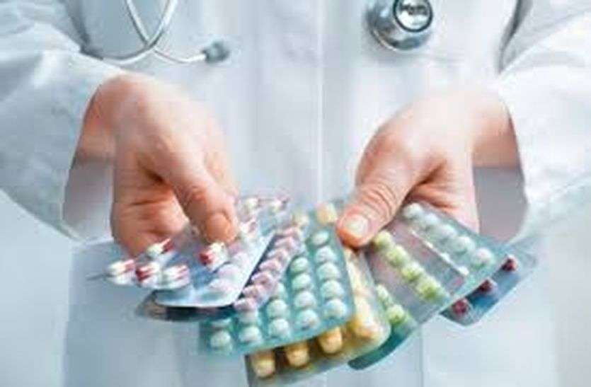 Doctors नहीं चलेगी डॉक्टर्स की मनमानी, अब तीन बजे तक रुकना पड़ेगा