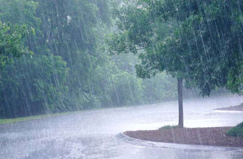 इस बार कम रही मानसून की मेहरबानी, कहीं जमकर बरसे बदरा तो कहीं बारिश को तरसे जिले इस बार कम रही मानसून की मेहरबानी, कहीं जमकर बरसे बदरा तो कहीं बारिश को तरसे जिले