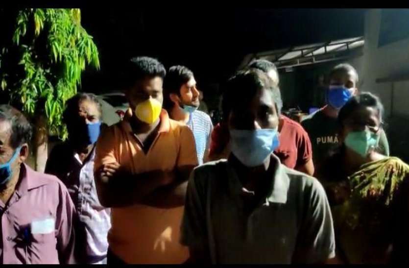 MIC मेंबर पर युवक ने लगाया घर में घुसकर मारपीट का आरोप, सोशल मीडिया पोस्ट पर विवाद, थाने में शिकायत MIC मेंबर पर युवक ने लगाया घर में घुसकर मारपीट का आरोप, सोशल मीडिया पोस्ट पर विवाद, थाने में शिकायत