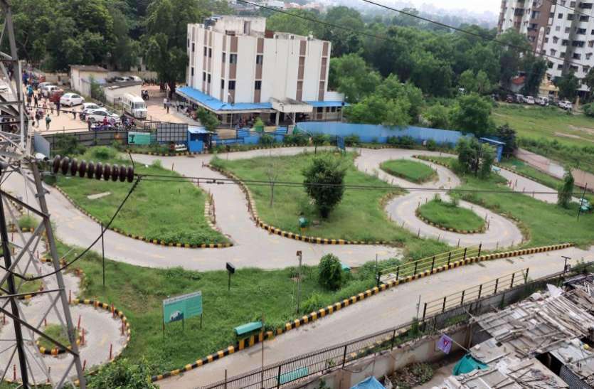 CAG report : 18 वर्ष से कम आयु वालों के बनाए 3.69 लाख ड्राइविंग लाइसेंस CAG report : 18 वर्ष से कम आयु वालों के बनाए 3.69 लाख ड्राइविंग लाइसेंस
