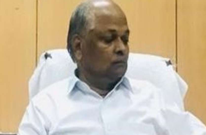 बाबरी विध्वंस मामले के आरोपियों के खिलाफ कोई साक्ष्य नहीं मिला : स्पेशल जज सुरेंद्र कुमार यादव बाबरी विध्वंस मामले के आरोपियों के खिलाफ कोई साक्ष्य नहीं मिला : स्पेशल जज सुरेंद्र कुमार यादव