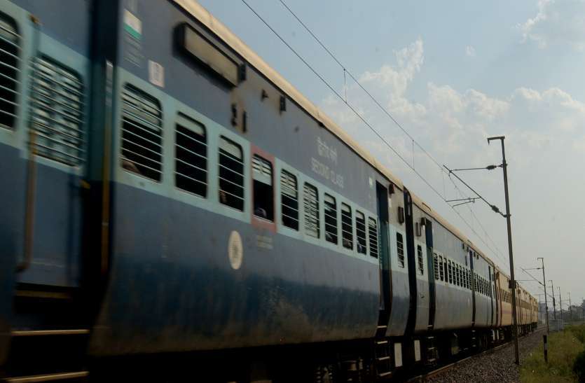 एसईसीआर से होकर चलने वाले 4 साप्ताहिक ट्रेनें चलेंगी पुरी तक, दुर्ग-भोपाल अमरकंटक एक्सप्रेस 1 अक्टूबर से चलेगी एसईसीआर से होकर चलने वाले 4 साप्ताहिक ट्रेनें चलेंगी पुरी तक, दुर्ग-भोपाल अमरकंटक एक्सप्रेस 1 अक्टूबर से चलेगी