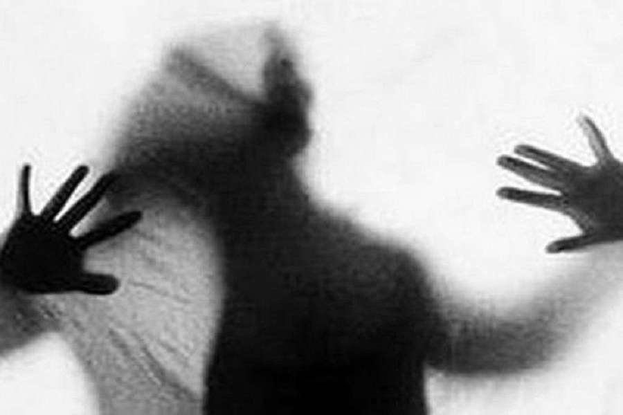 2 and half year baby girl rape by cable opretors in jabalpur