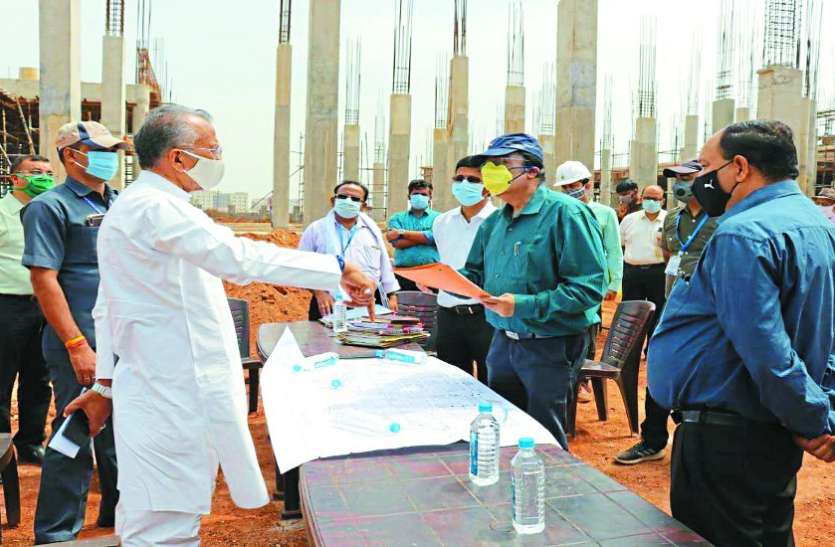 क्षतिग्रस्त एक्सप्रेस-वे 6 महीने में करें पूरा, अब खामियां बर्दाश्त नहीं क्षतिग्रस्त एक्सप्रेस-वे 6 महीने में करें पूरा, अब खामियां बर्दाश्त नहीं
