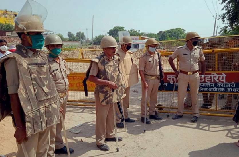 hathras_1.jpg Hathras Case: पीड़ित परिवार को दी गई कड़ी सुरक्षा, छावनी में तब्दील हुआ गांव
