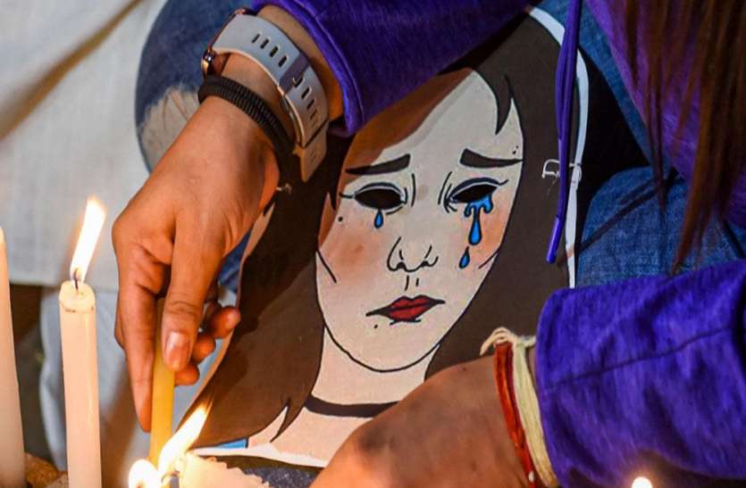 जेएन मेडिकल कॉलेज के सीएमओ का दावा, एमएलसी रिपोर्ट में दुष्कर्म के संकेत, एफएसएल रिपोर्ट की नहीं कोई वैल्यू जेएन मेडिकल कॉलेज के सीएमओ का दावा, एमएलसी रिपोर्ट में दुष्कर्म के संकेत, एफएसएल रिपोर्ट की नहीं कोई वैल्यू