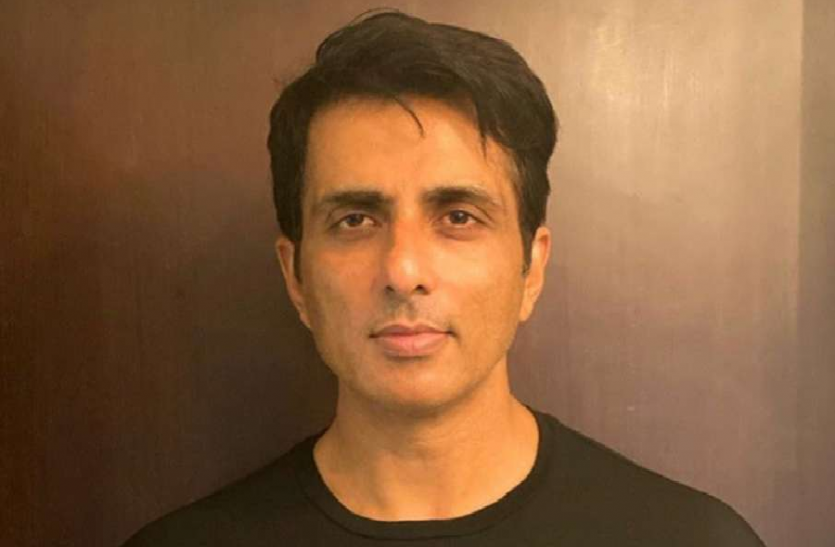 सोनू सूद तक पहुंची संकट में फंसी युवतियों की बात, बोले-सभी बहनों से मेरा वादा है कि... सोनू सूद तक पहुंची संकट में फंसी युवतियों की बात, बोले-सभी बहनों से मेरा वादा है कि...