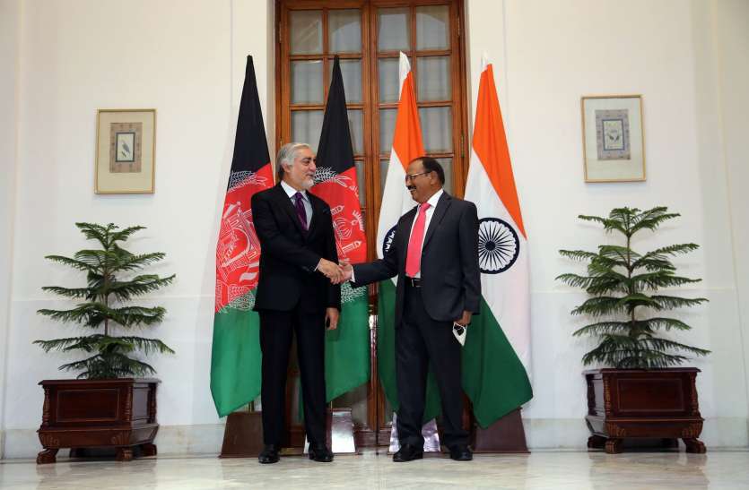 Abdulla And Ajit Doval NSA डोभाल से मिले अफगानी शांति परिषद के प्रमुख अब्दुल्ला, इस मुद्दे पर मांगा समर्थन