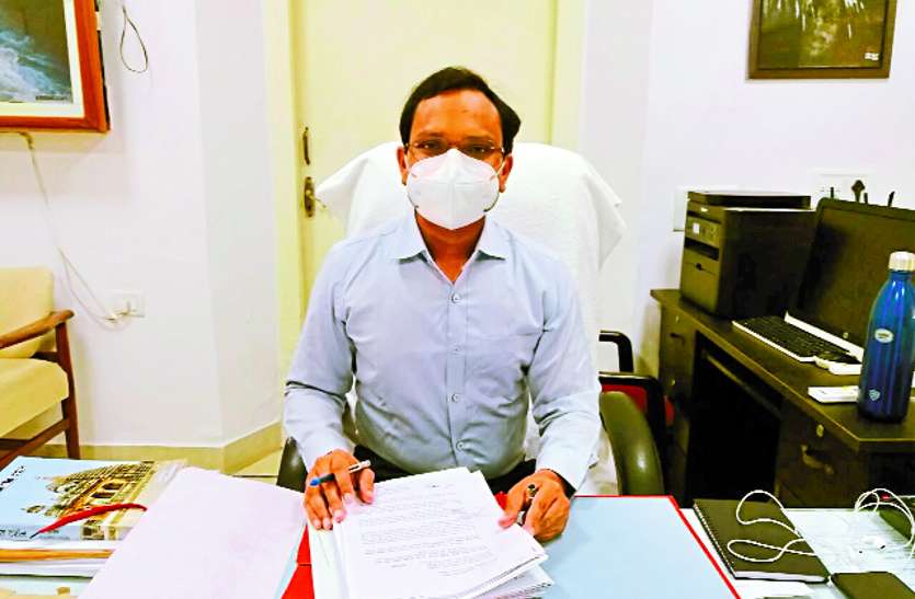 commissinor.jpg कोरोना इलाज के लिए पहली पसंद रहेंगे सरकारी अस्पताल, संभागयुक्त का बड़ा बयान