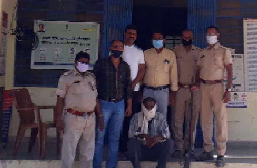 अवैध टोपीदार बंदूक रखने का आरोपी गिरफ्तार अवैध टोपीदार बंदूक रखने का आरोपी गिरफ्तार