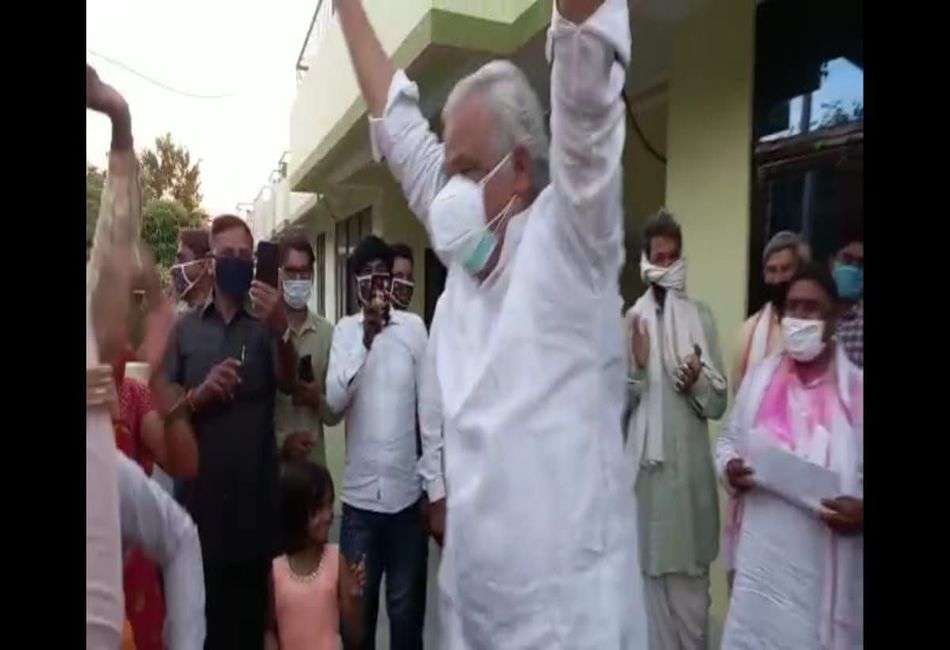 जीत की खुशी: पारंपरिक लोकगीतों पर ऐसे झूमे राज्यसभा सांसद डॉ. किरोड़ीलाल मीना